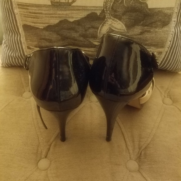 Rock and Republic Hulttan  Rivet Stilettos - Picture 2 of 5